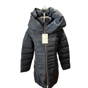 Cole Haan women’s down size Medium